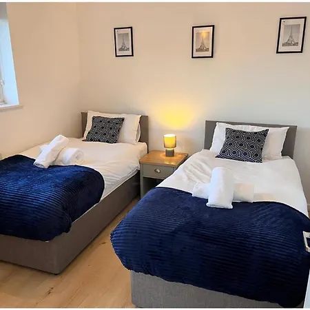 Kettering Service Accomodation 2Brh Freeparking Wifi Smart Tv Tea & Coffee Exterior photo